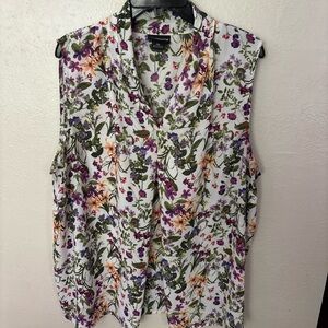 Liz Claiborne White Floral Sleeveless V-Neck Camisole